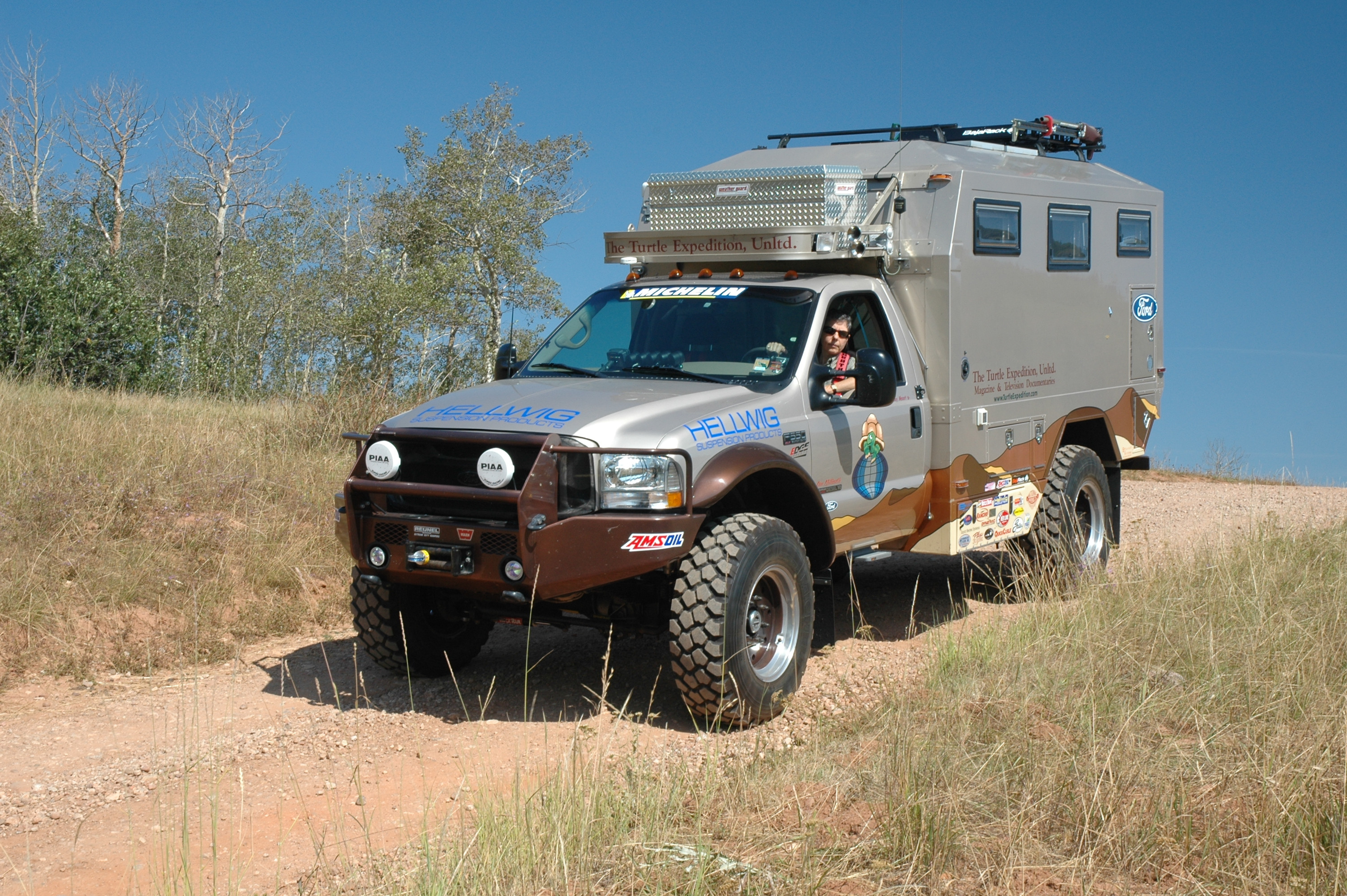 Внедорожный кемпер. Автодом Global Expedition vehicle. Toyota 4x4 Camper. Jeep 4x4 Camper. Экспедиционный автодом 4х4.